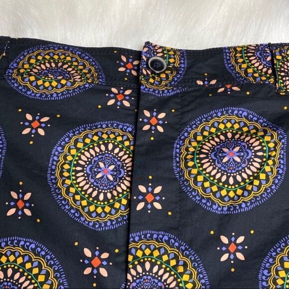 Maeve Black Motif Medallion Abstract City Short - Picture 5 of 12